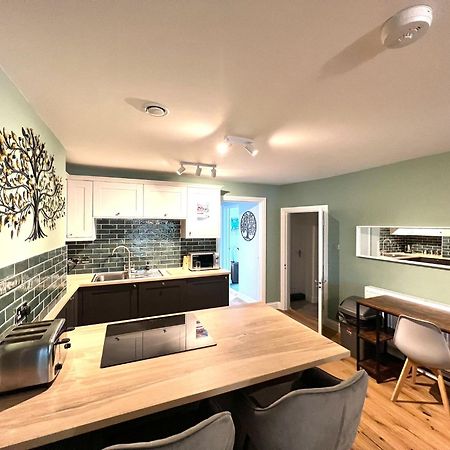 2 Bedroom Apartments Stopoverz Μπρίστολ Εξωτερικό φωτογραφία