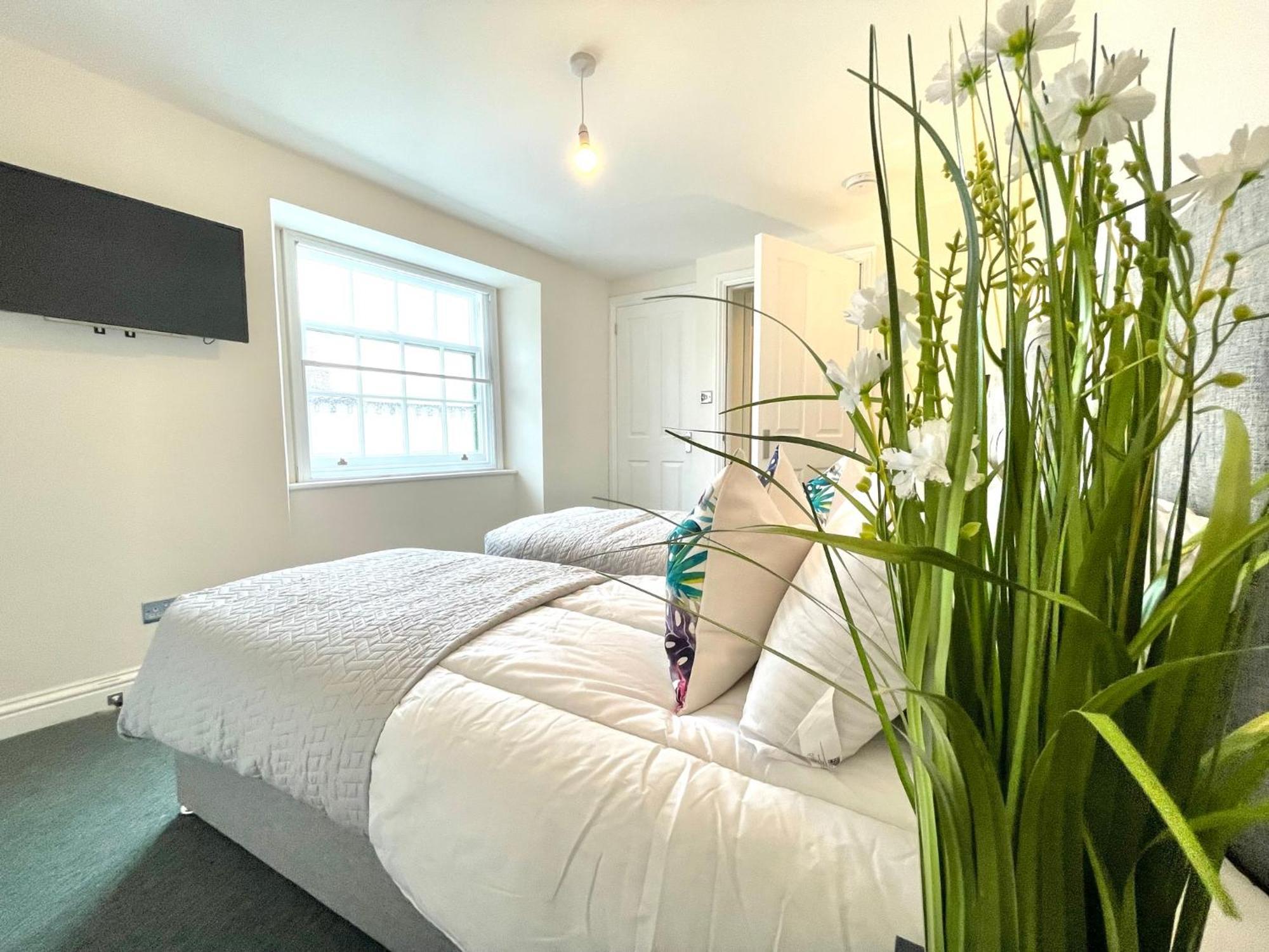2 Bedroom Apartments Stopoverz Μπρίστολ Εξωτερικό φωτογραφία