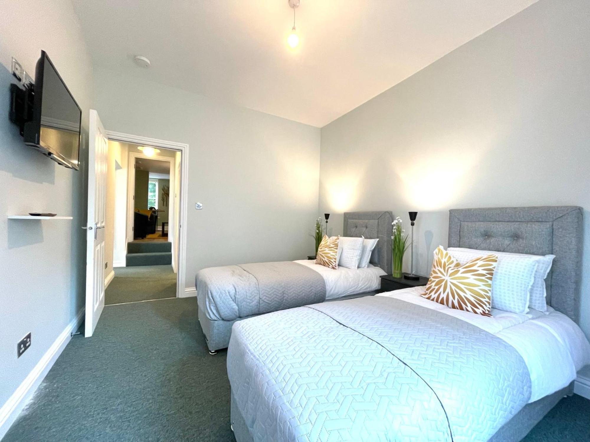 2 Bedroom Apartments Stopoverz Μπρίστολ Εξωτερικό φωτογραφία