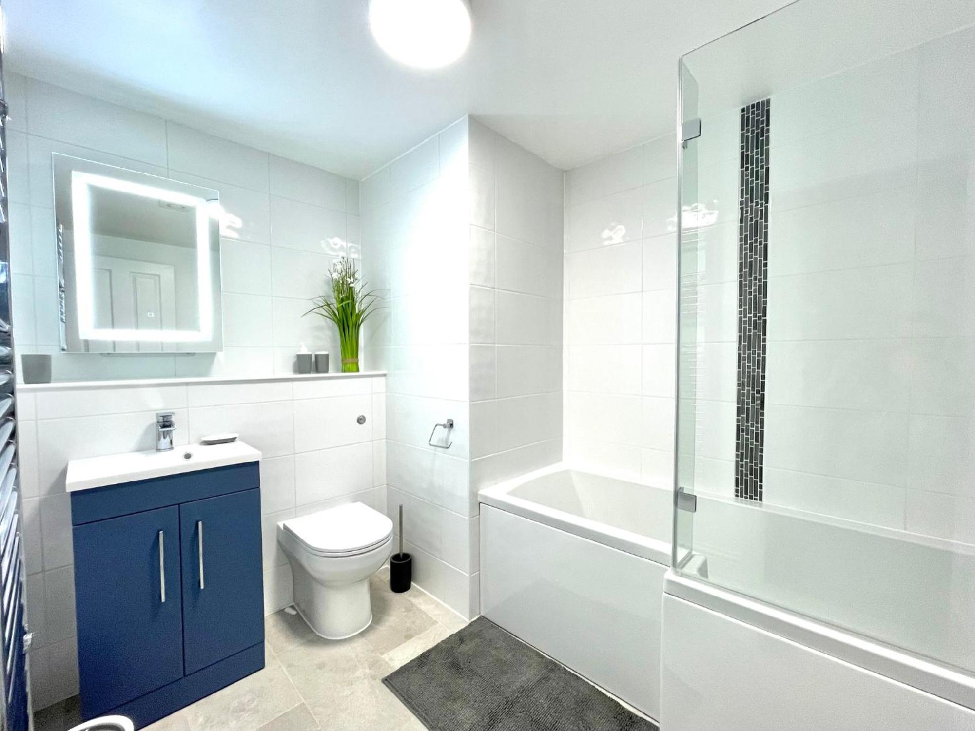 2 Bedroom Apartments Stopoverz Μπρίστολ Εξωτερικό φωτογραφία