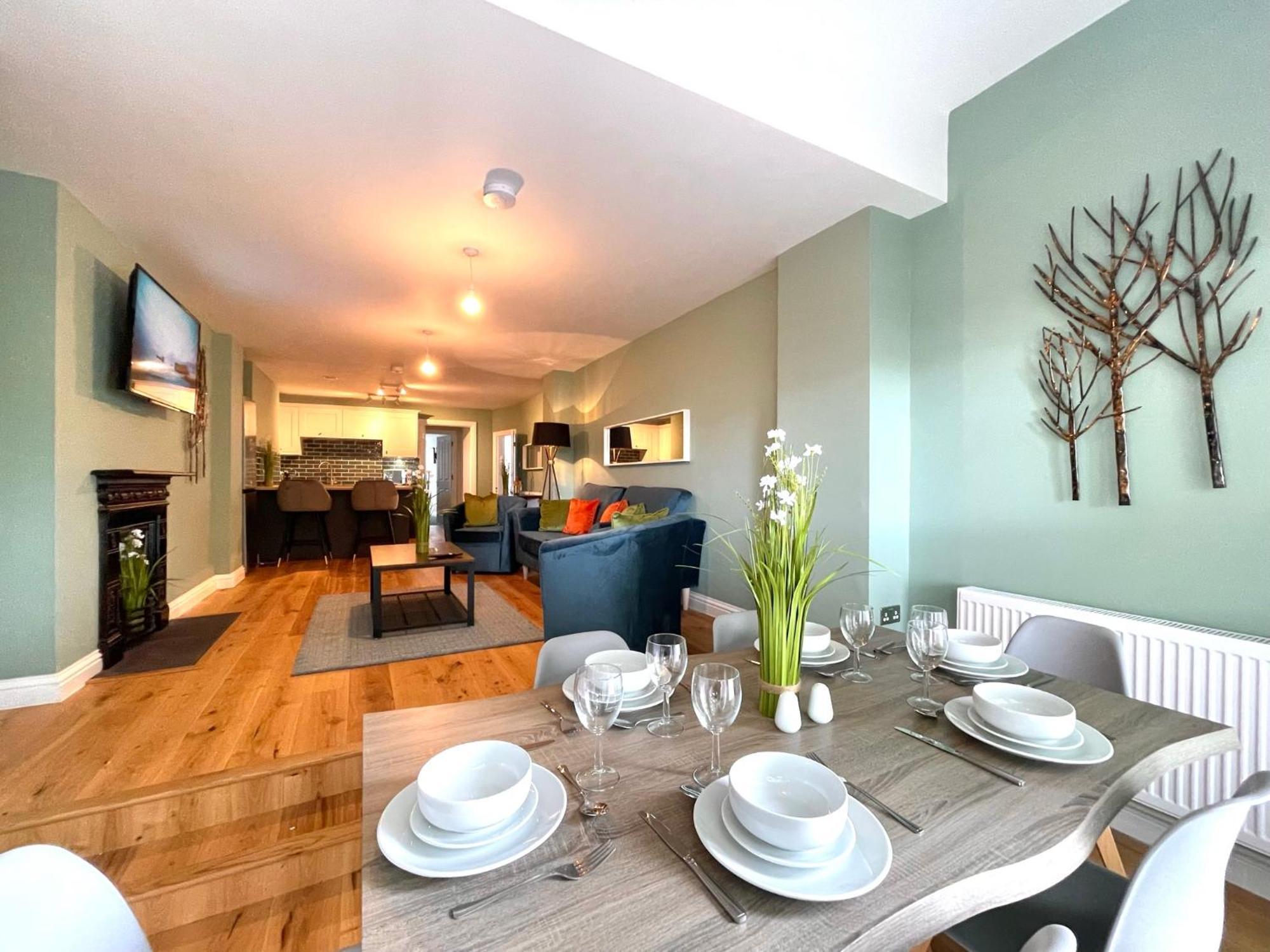 2 Bedroom Apartments Stopoverz Μπρίστολ Εξωτερικό φωτογραφία