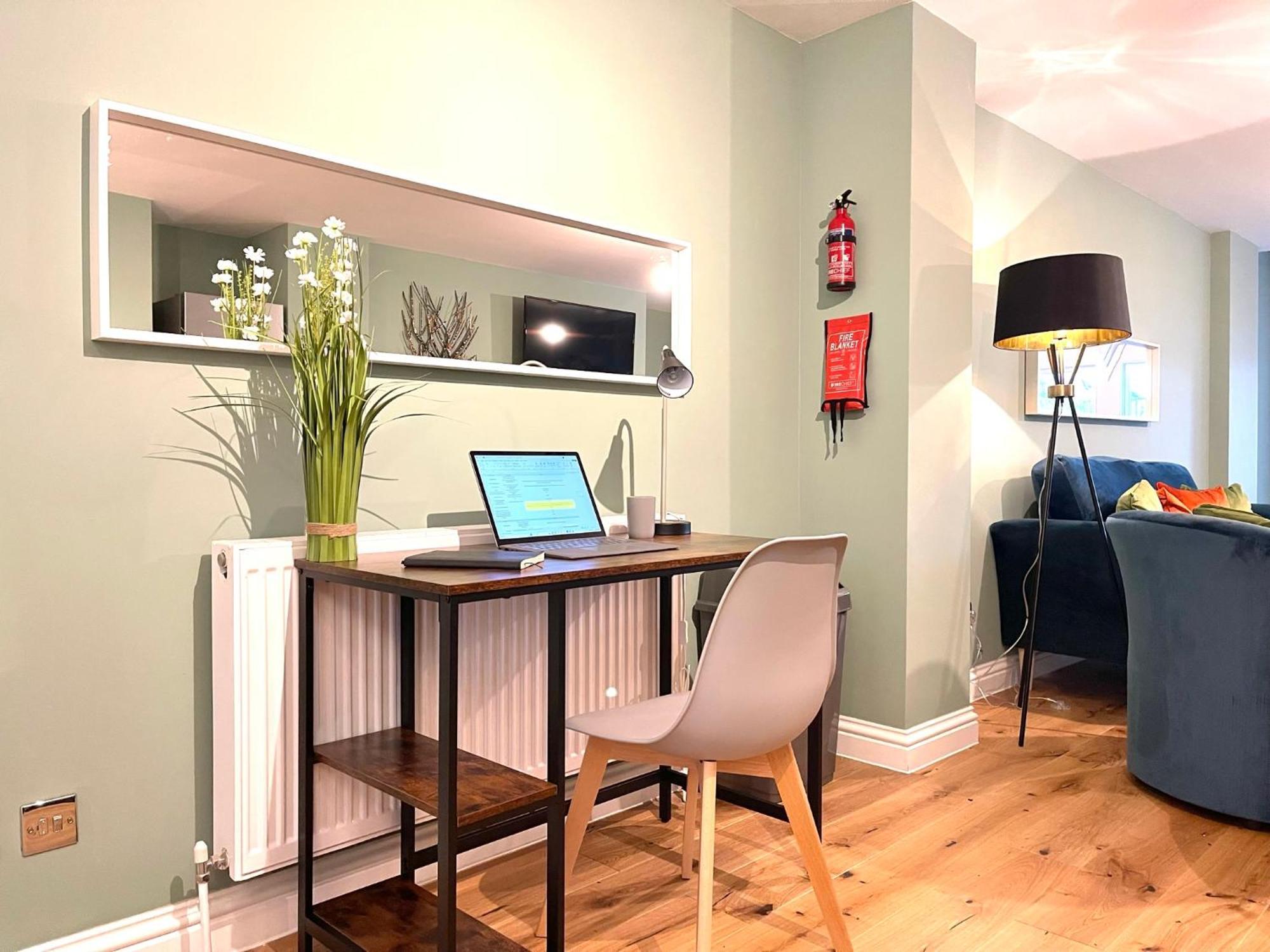 2 Bedroom Apartments Stopoverz Μπρίστολ Εξωτερικό φωτογραφία