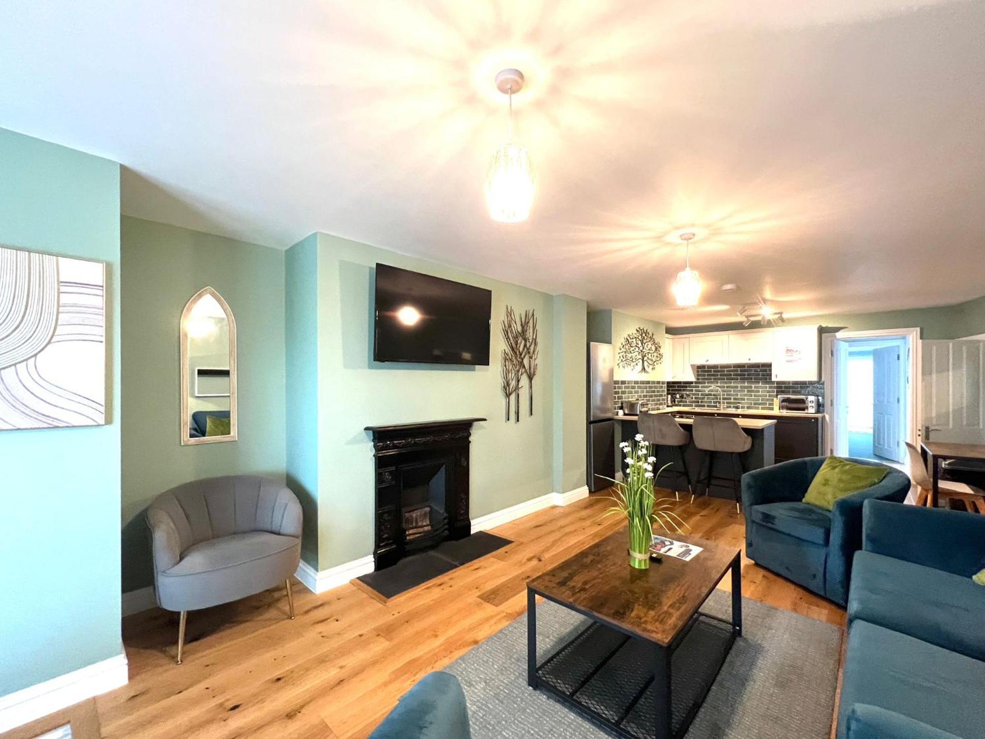 2 Bedroom Apartments Stopoverz Μπρίστολ Εξωτερικό φωτογραφία