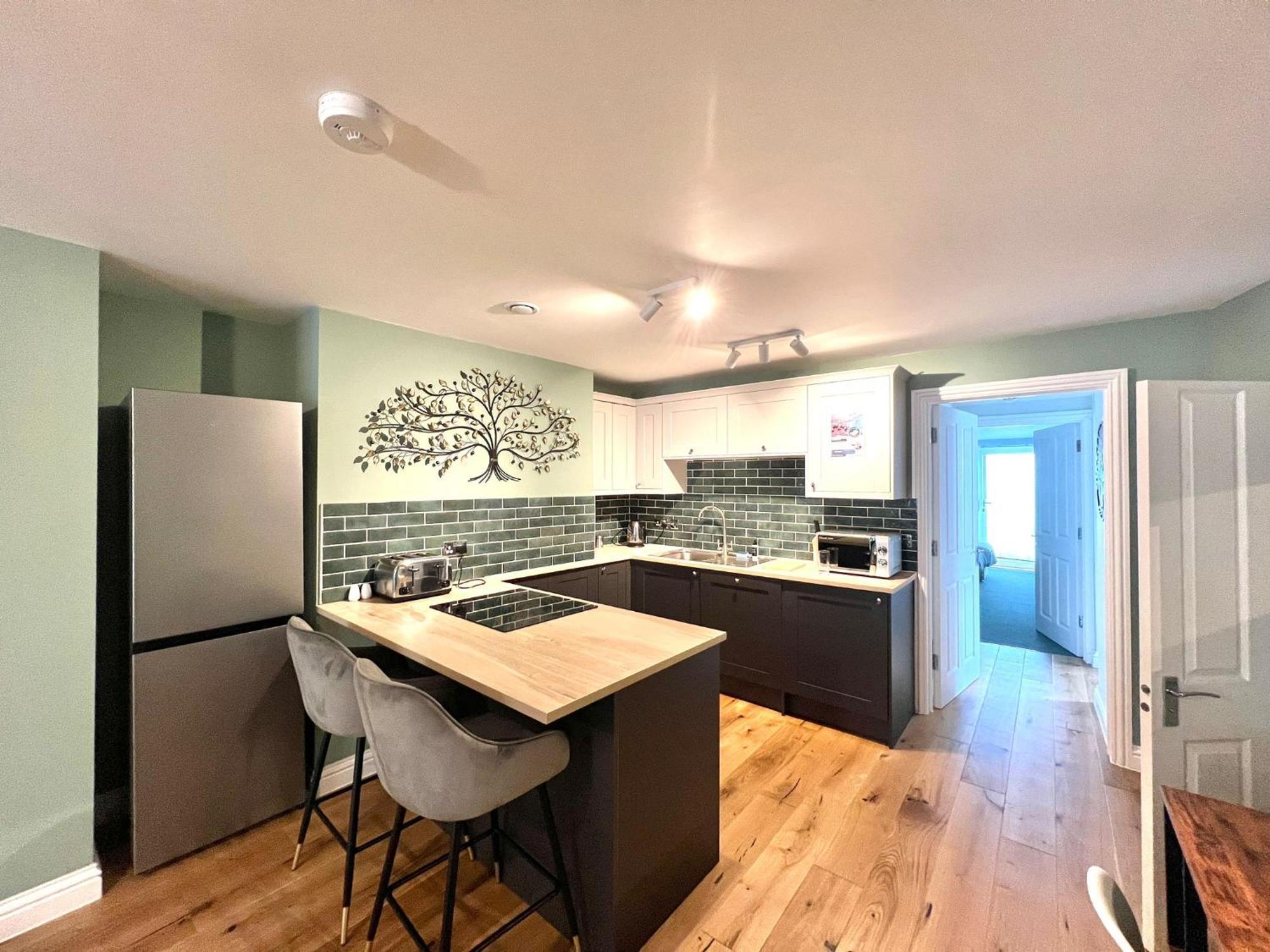 2 Bedroom Apartments Stopoverz Μπρίστολ Εξωτερικό φωτογραφία